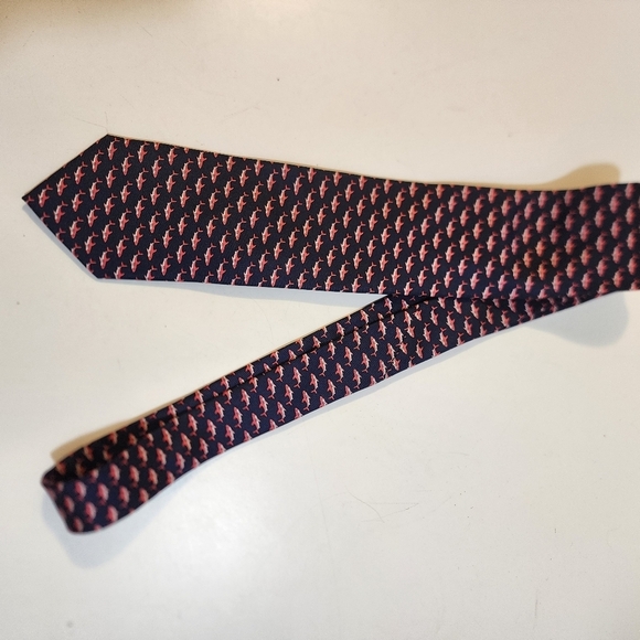 CAPE COD Neckwear 100% Silk SHARK print tie - Picture 4 of 6